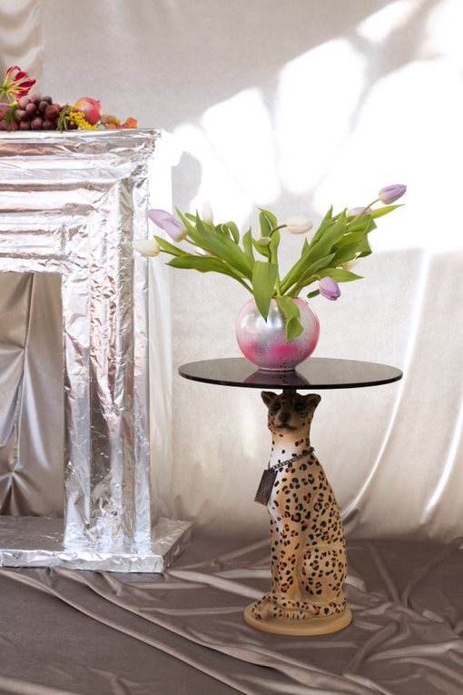 Bold Monkey Proudly Crowned Side Table – Spotted
