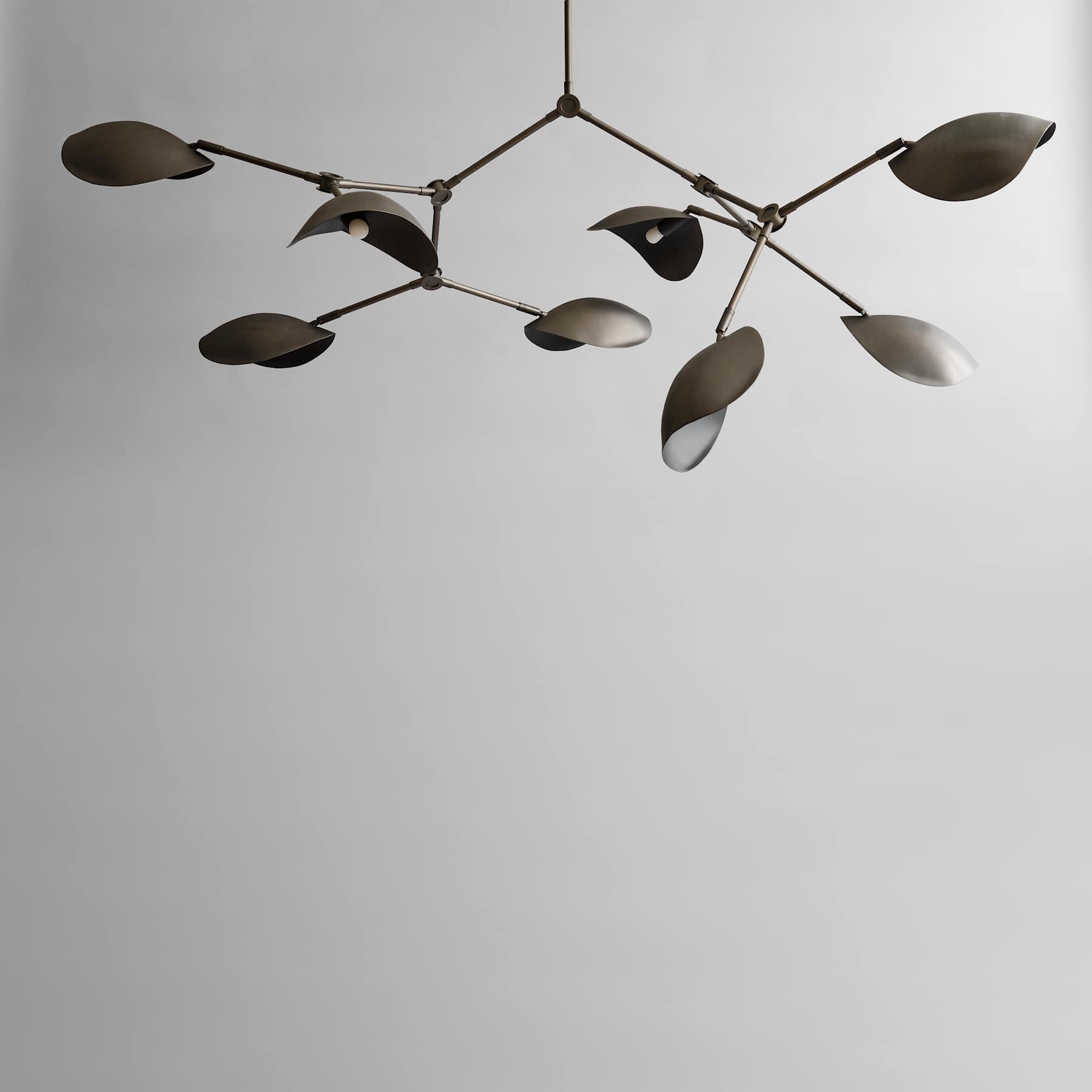 101 Copenhagen Stingray Chandelier – Bronze