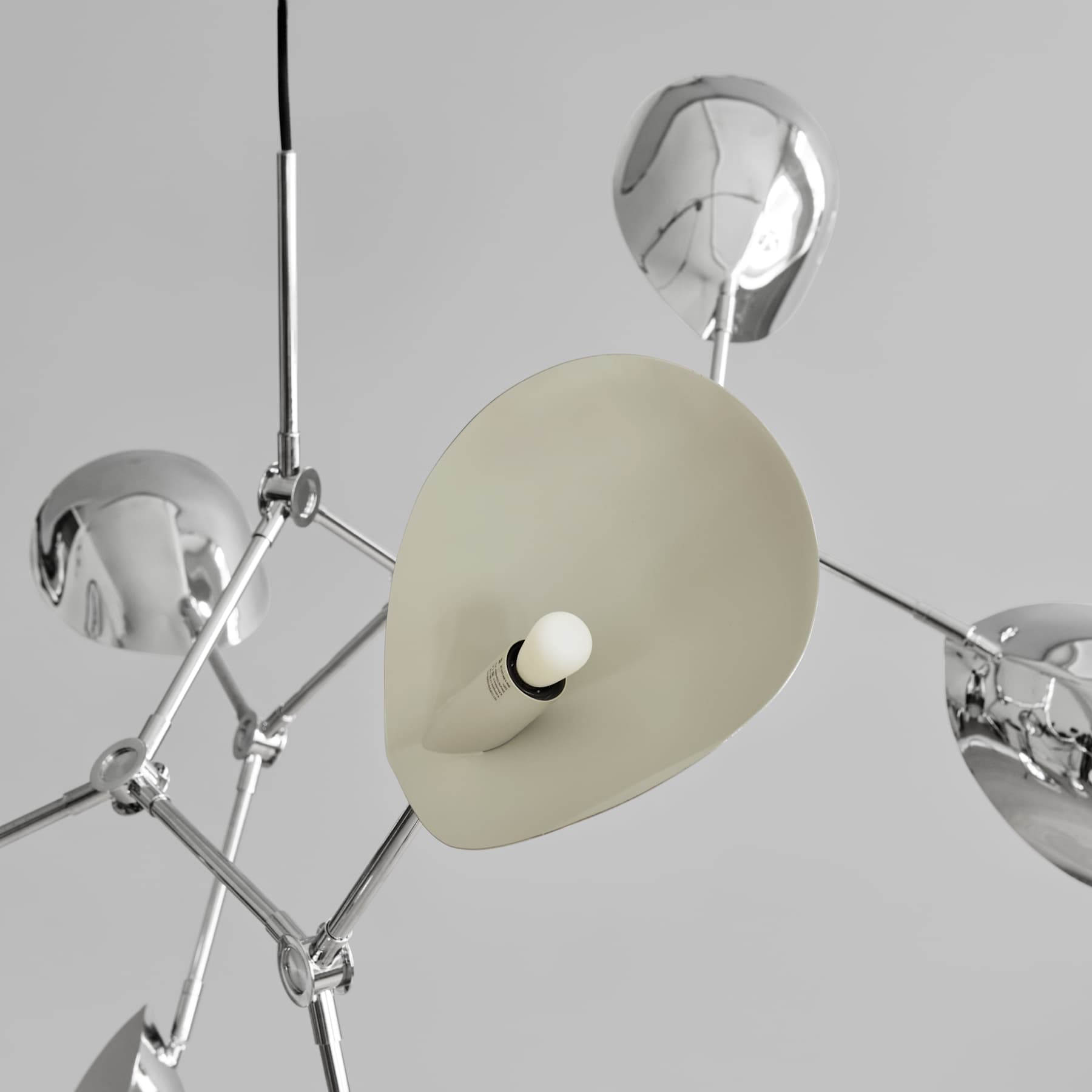 101 Copenhagen Stingray Chandelier – Chrome