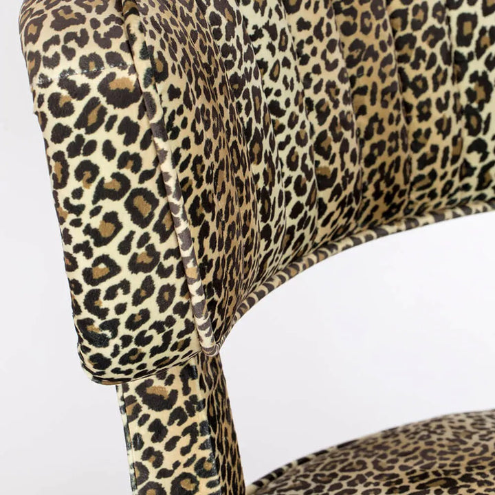 Bold Monkey Claws Out Dining Chair