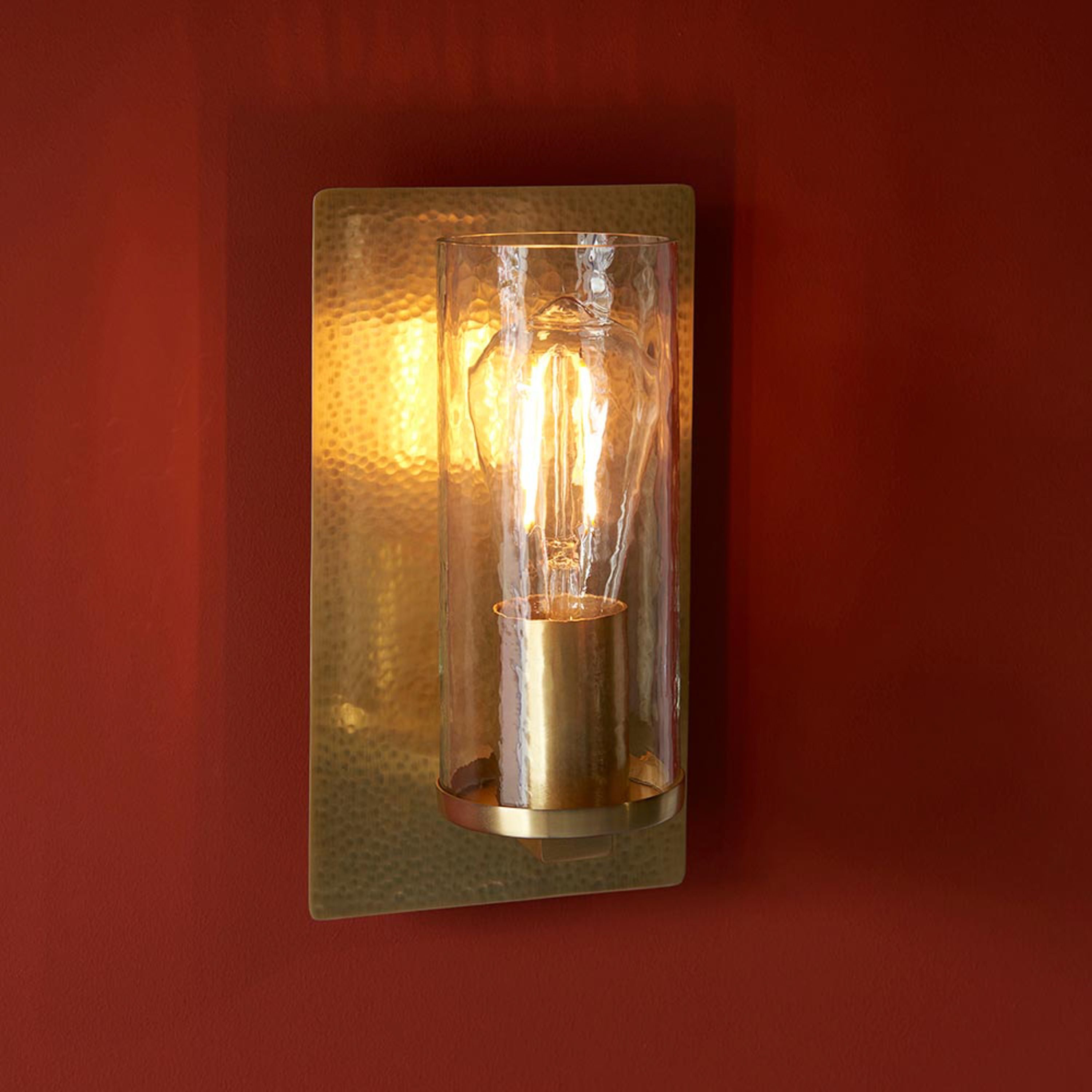 Cinder Wall Light – Hammered Brass