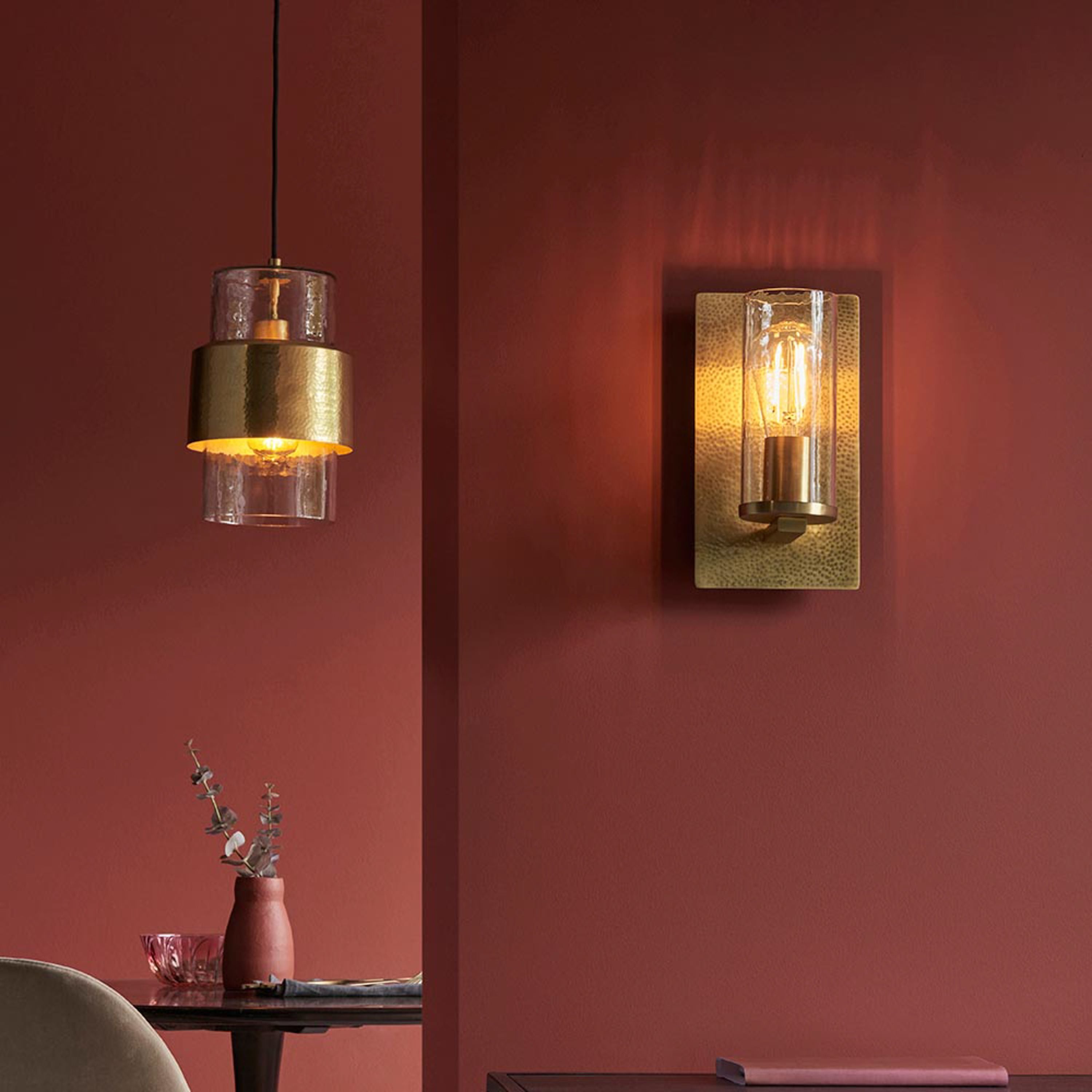 Cinder Wall Light – Hammered Brass