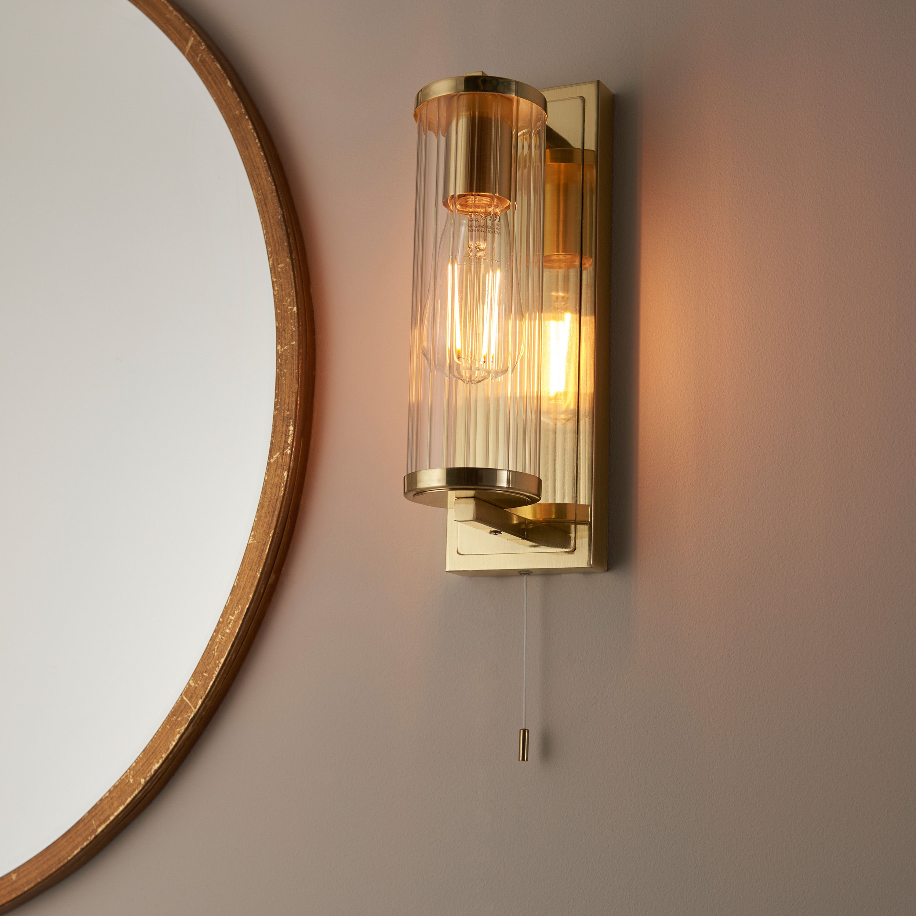 Darnell Bathroom Wall Light – Brass