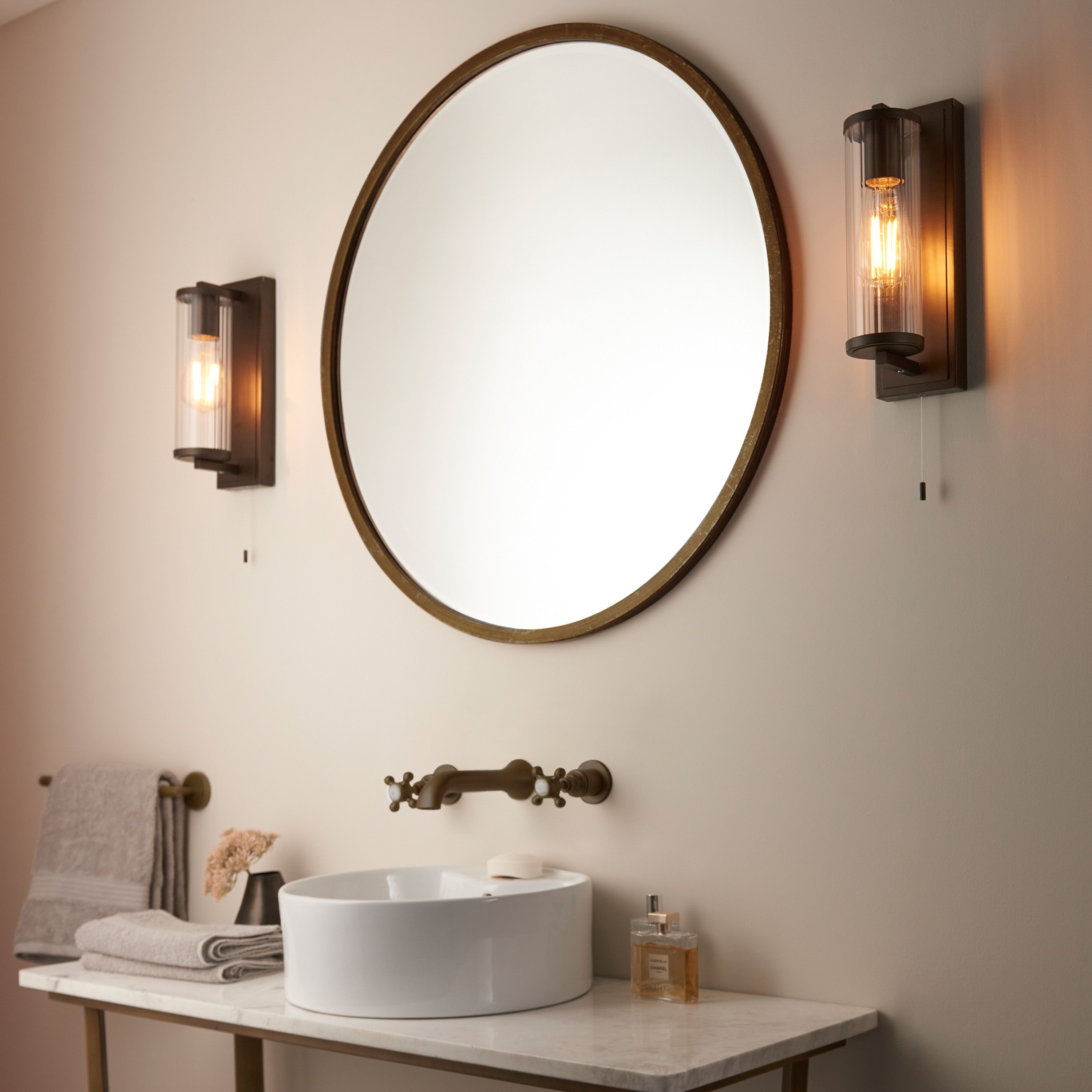 Darnell Bathroom Wall Light – Bronze