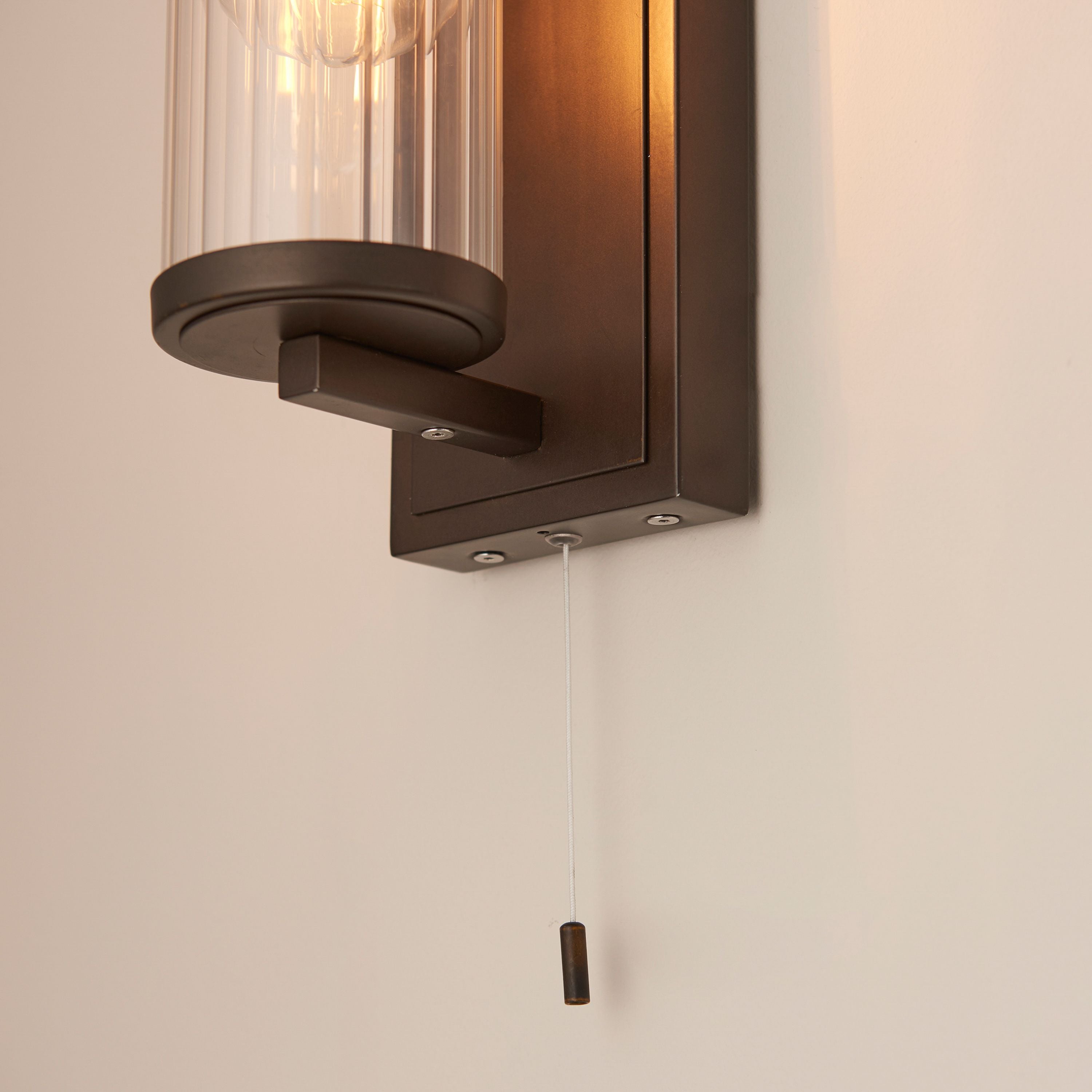 Darnell Bathroom Wall Light – Bronze