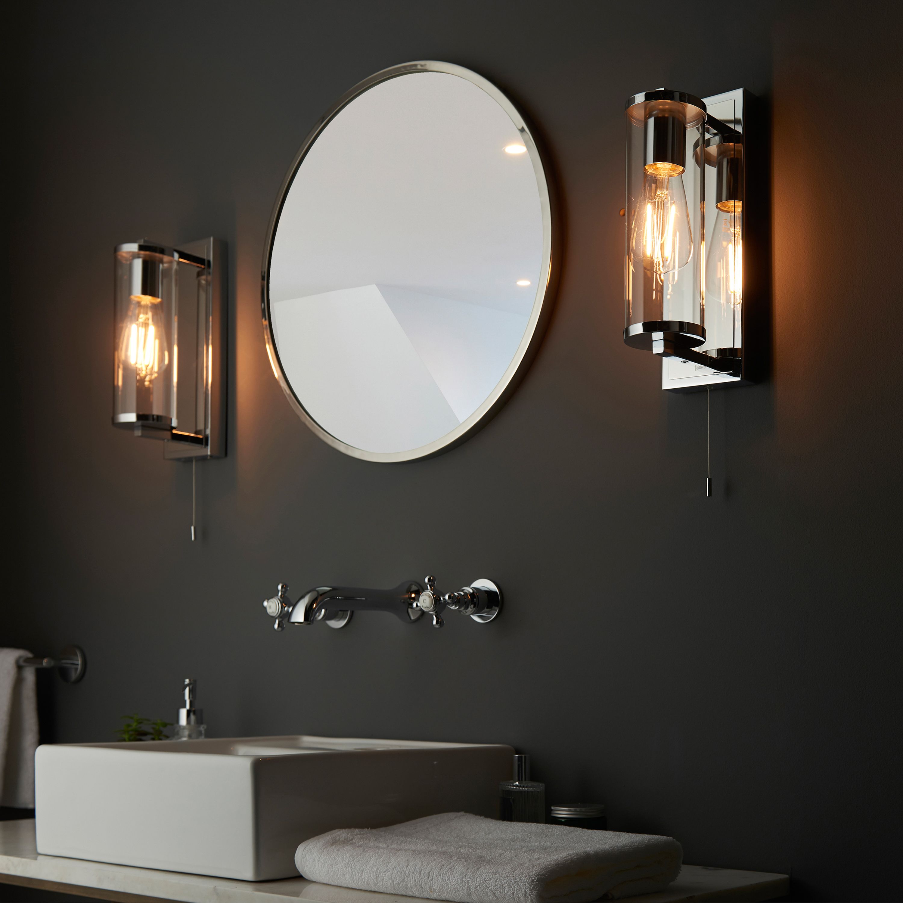 Darnell Bathroom Wall Light – Chrome