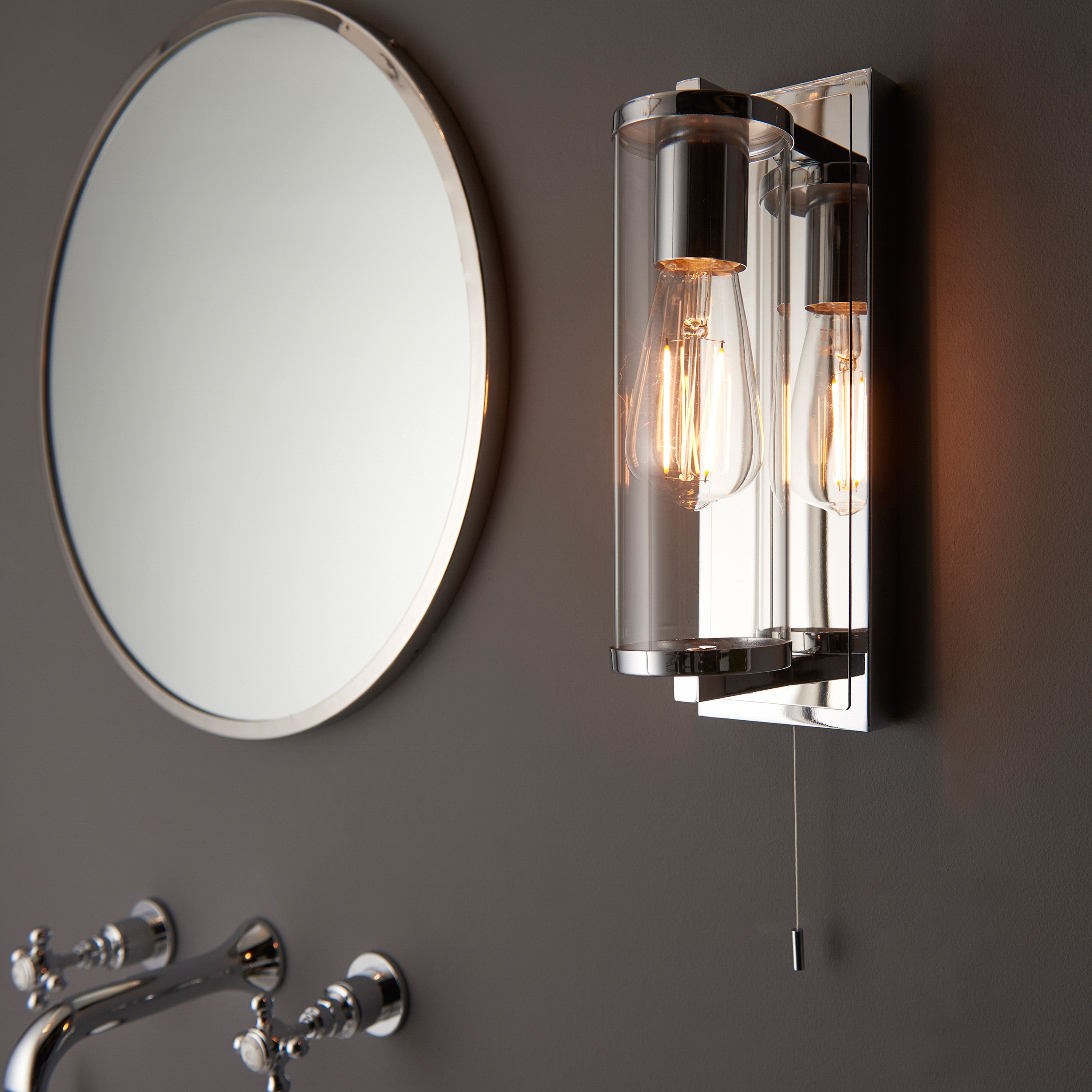 Darnell Bathroom Wall Light – Chrome