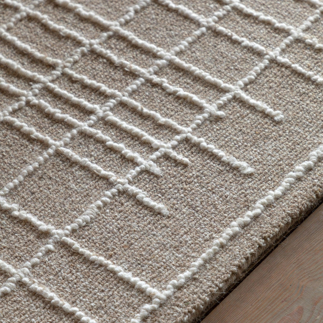 Esme Tufted Cream Rug – Small