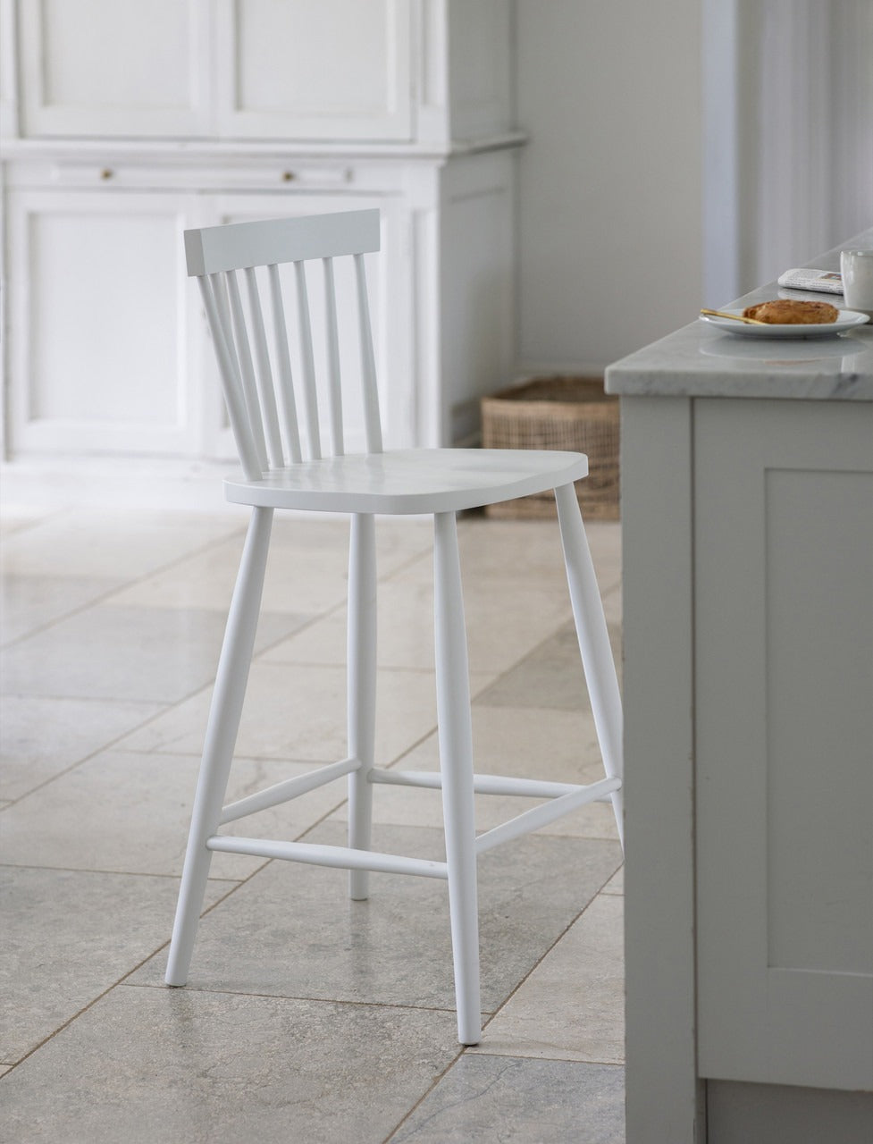 Garden Trading Spindle Bar Stool – Lily White