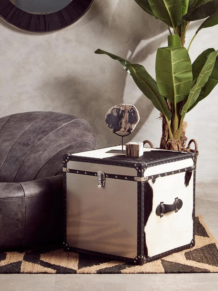 Hackney Cocoon Lounge Chair – Antique Black Leather