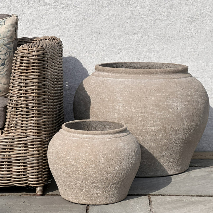 Hill Interiors Ordo Planters – Set of 2 – Shaded Sand