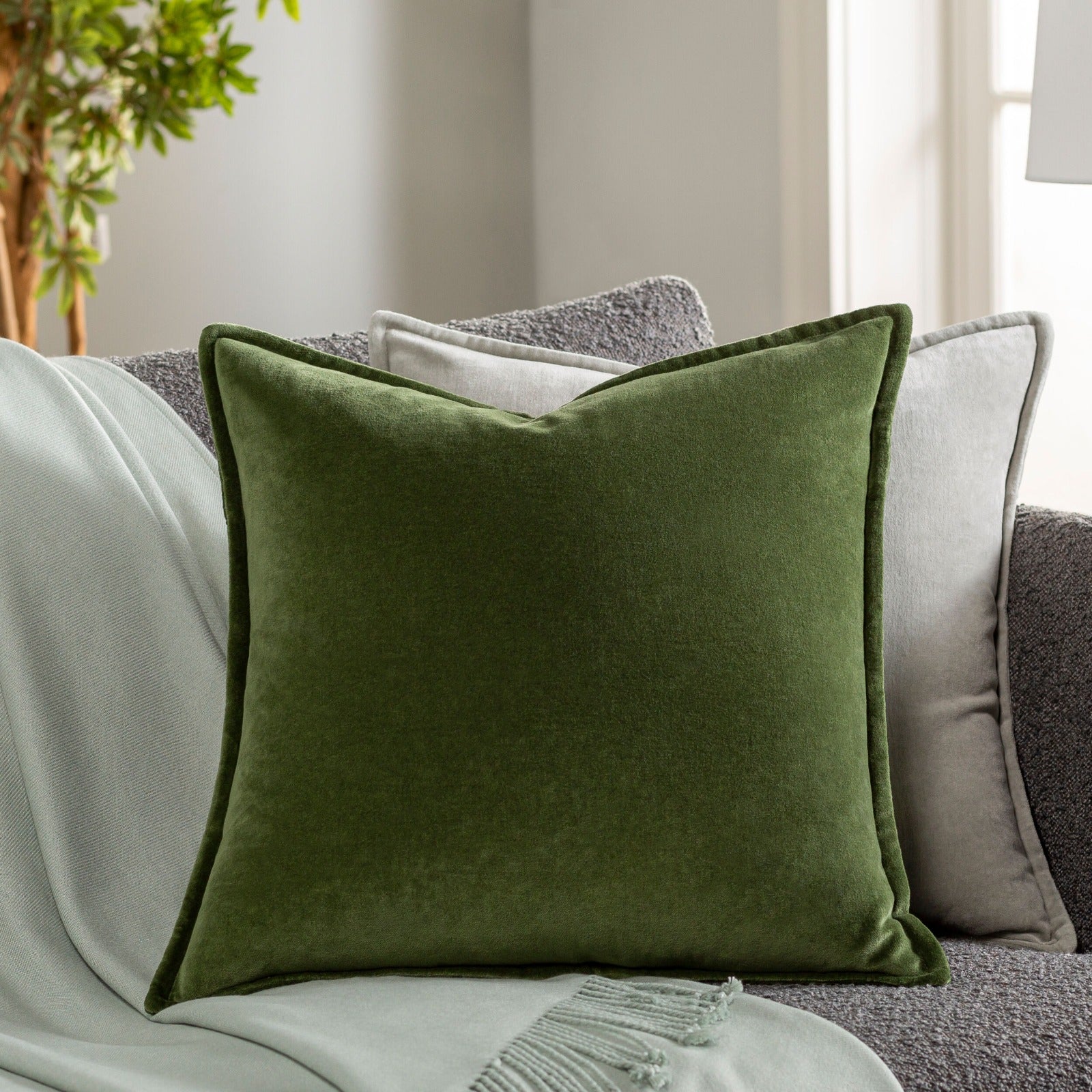 Keiichi Cotton Velvet Cushion – Olive