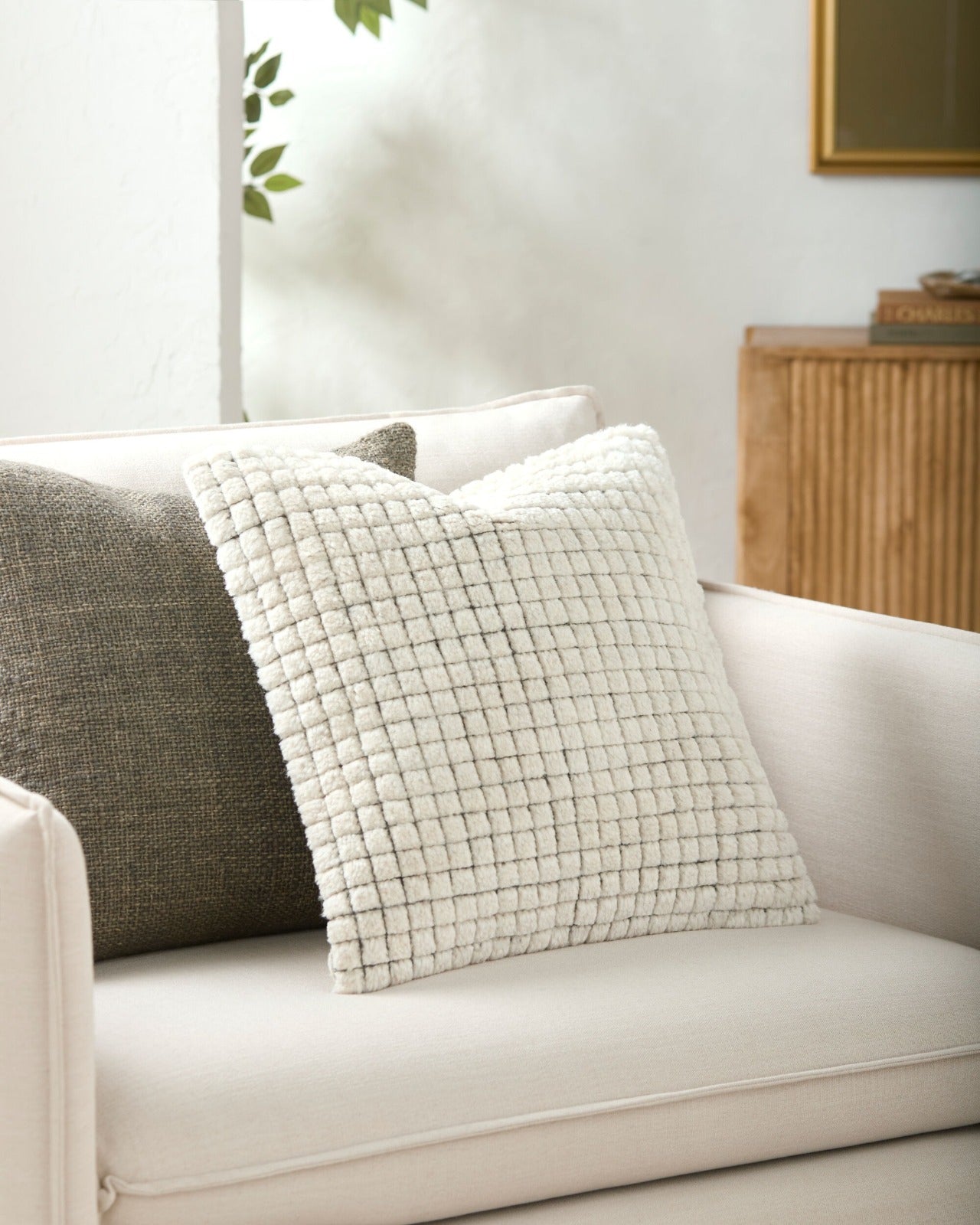 Keiichi Novoli Hand Woven Cushion – Off-White