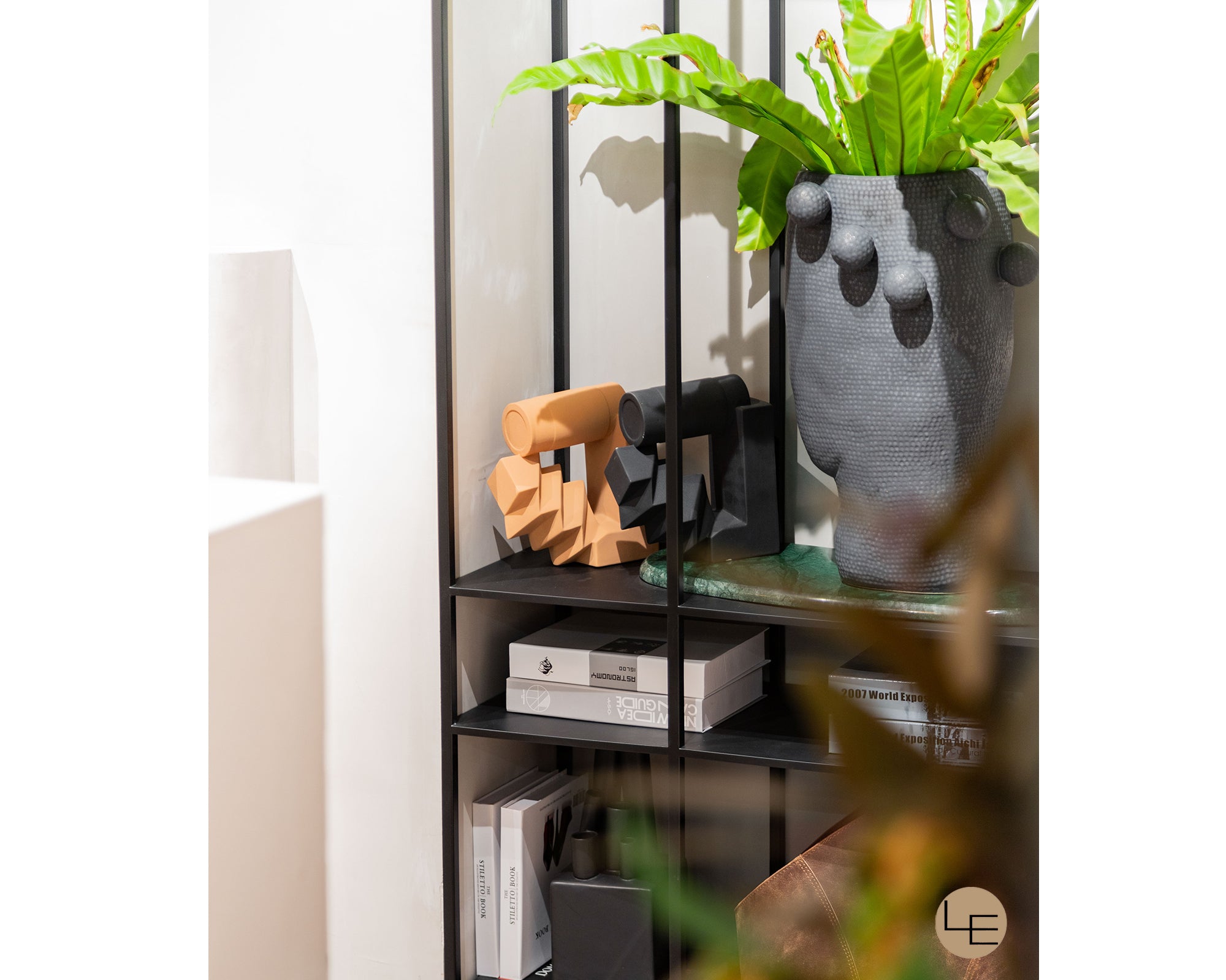 Latete Vase II - Black Ceramic