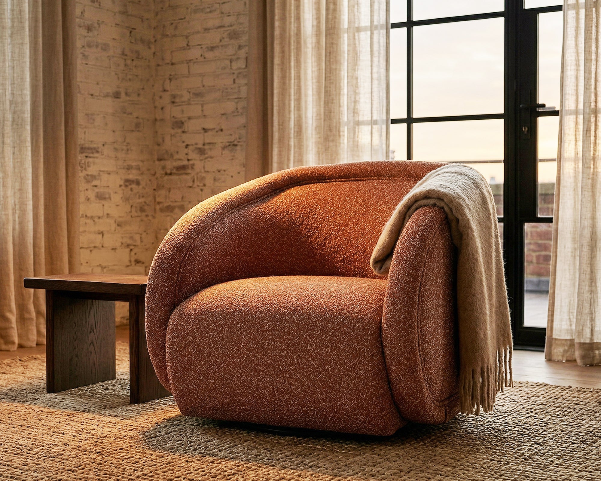 Liang & Eimil Alice Swivel Occasional Chair – Capela Clay