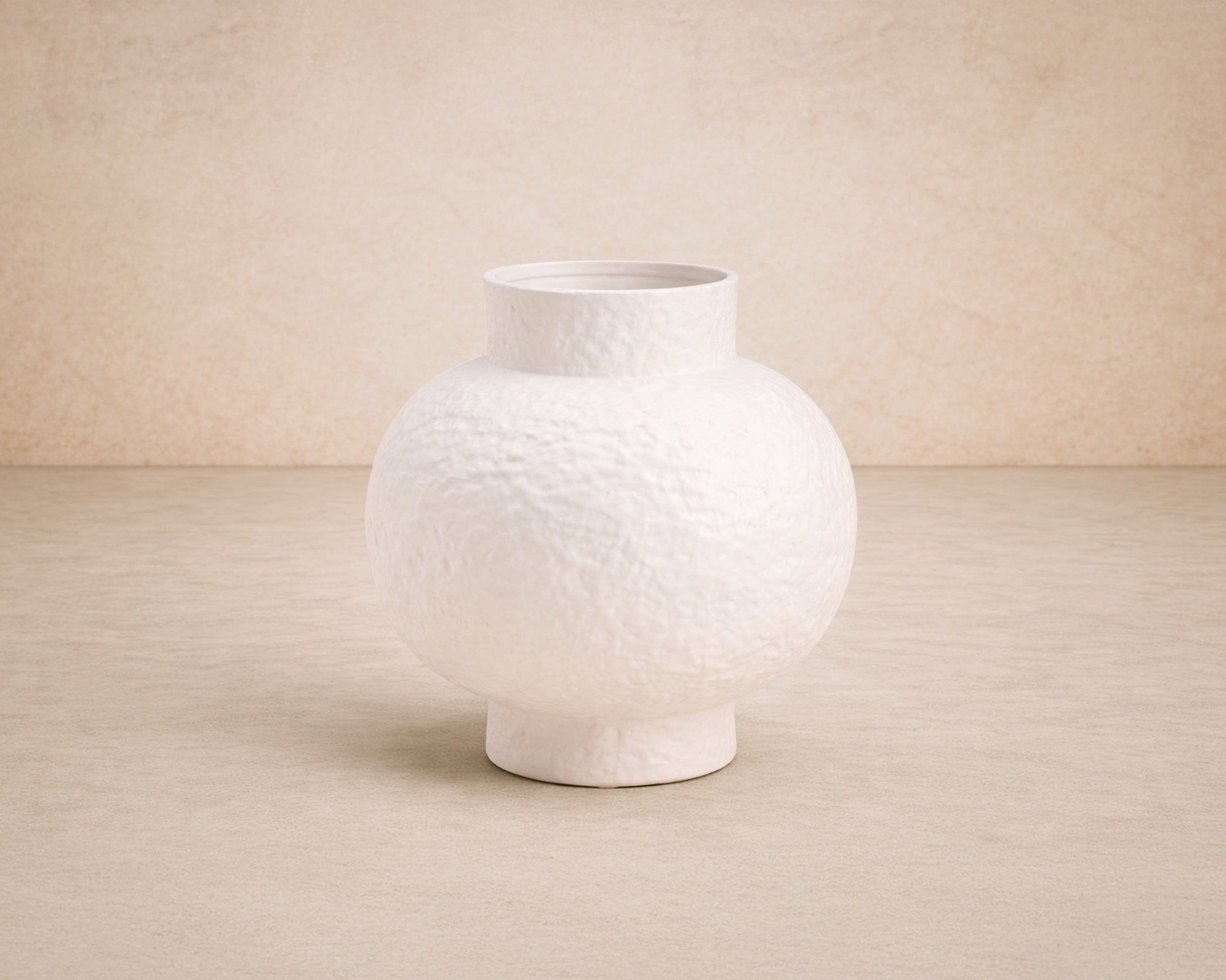 Liang & Eimil Erosia Vase – White Ceramic