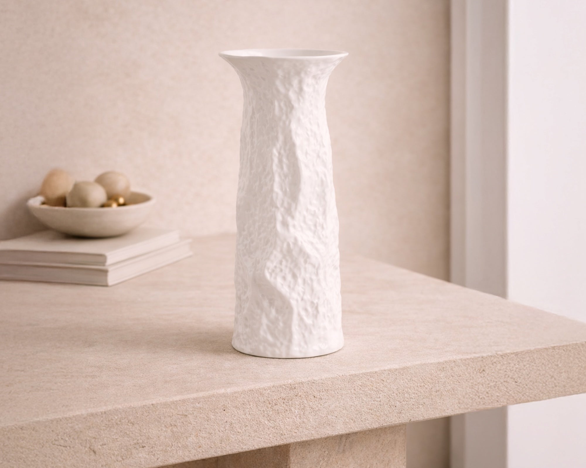 Liang & Eimil Valeno Vase – White Ceramic