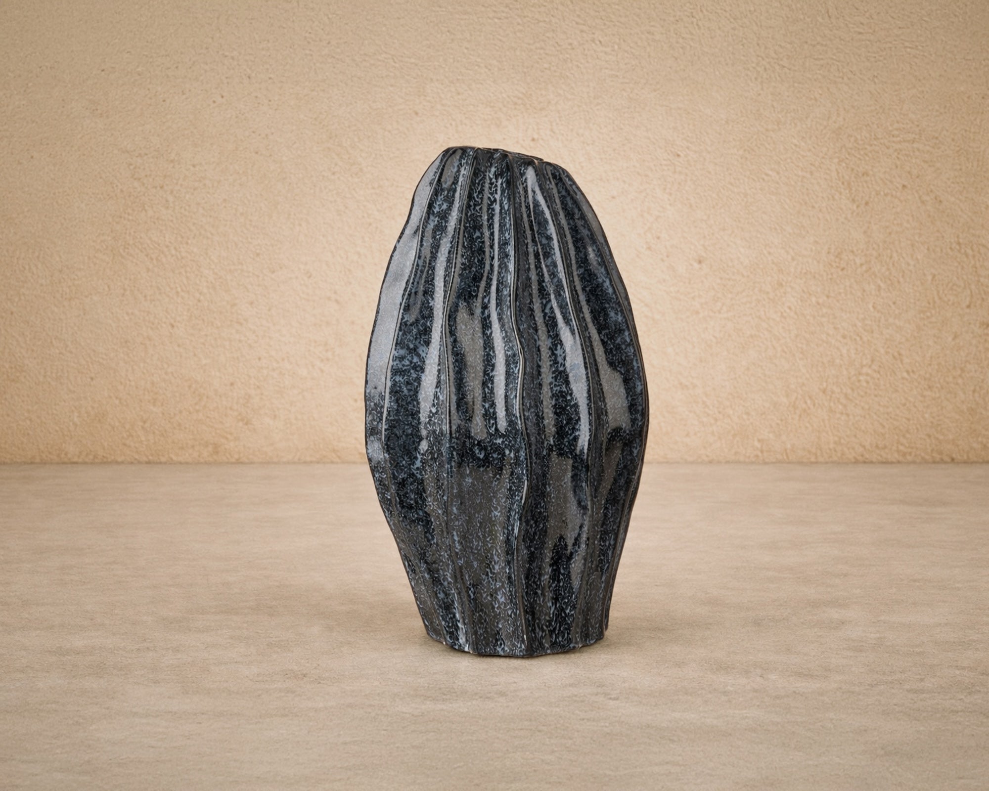 Liang & Eimil Taviano Small Sculpture – Deep Charcoal Glass