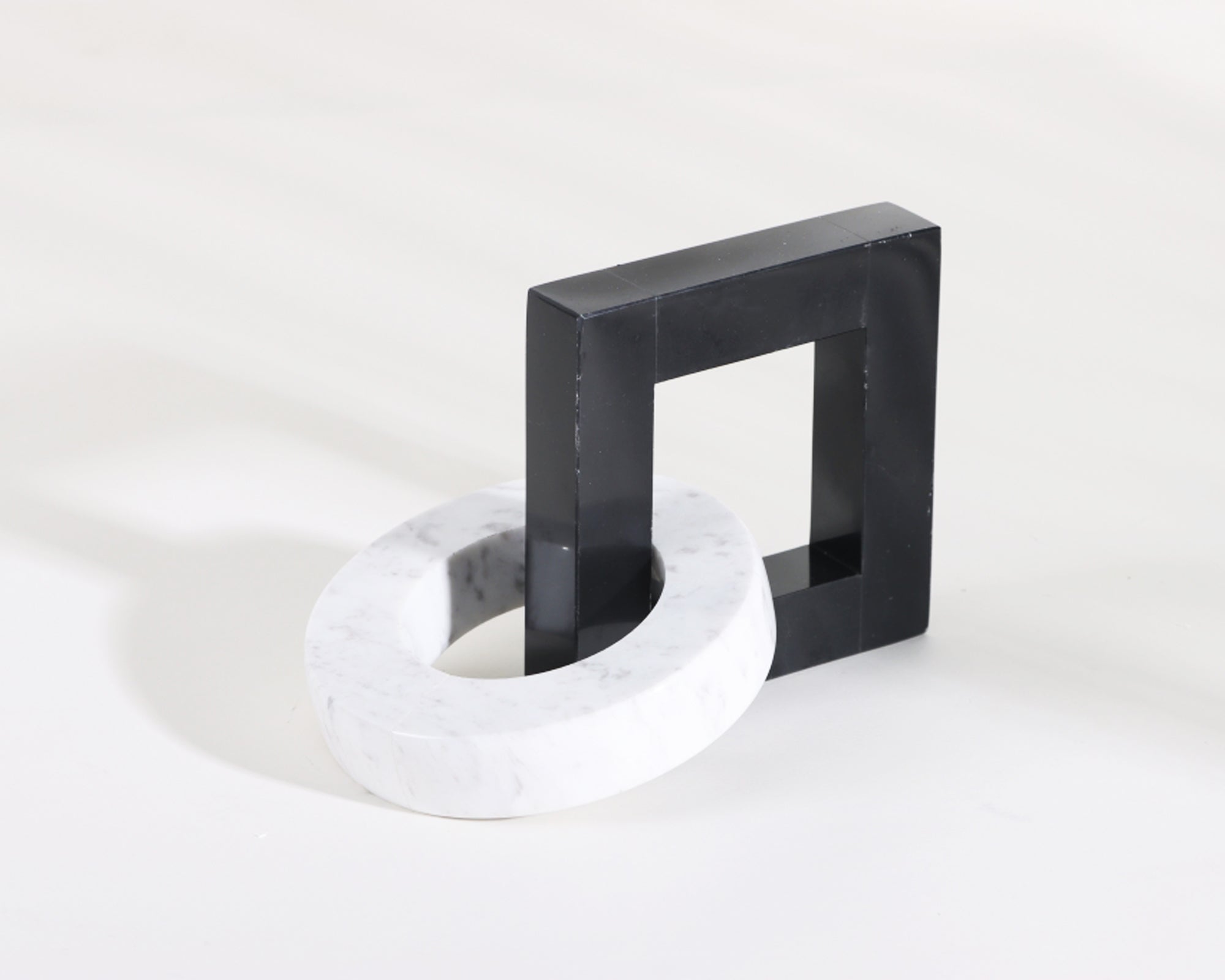 Link Sculpture  -  Black & White Marble