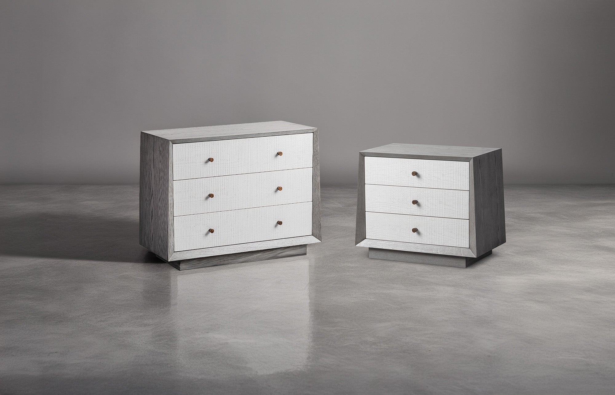 Otilia Chest Of Drawer  -  Silver Grey & White Saw Cut Finish