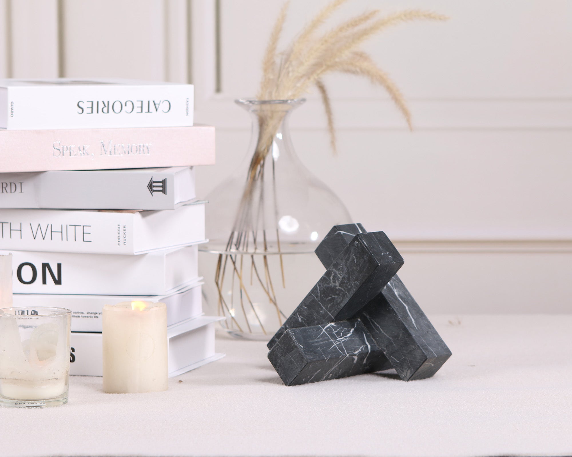 Jada Sculpture  - Black Marble