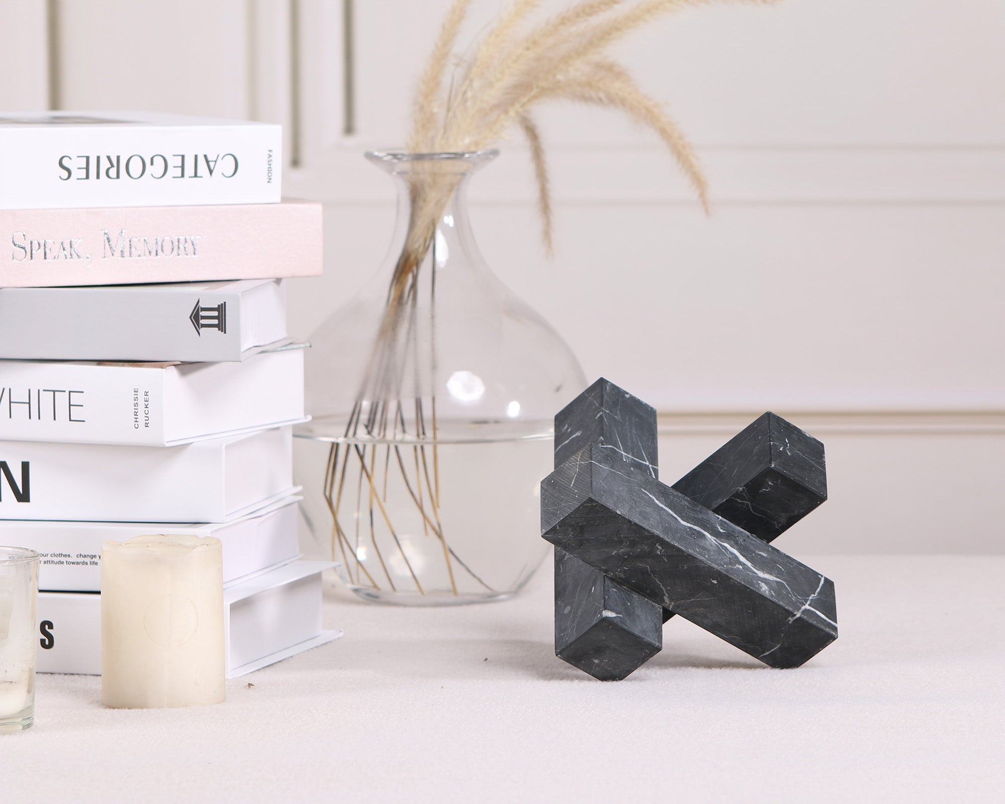 Jada Sculpture  - Black Marble