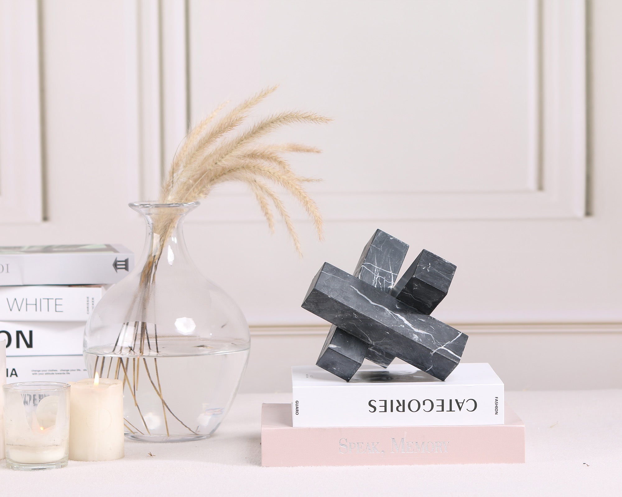 Jada Sculpture  - Black Marble