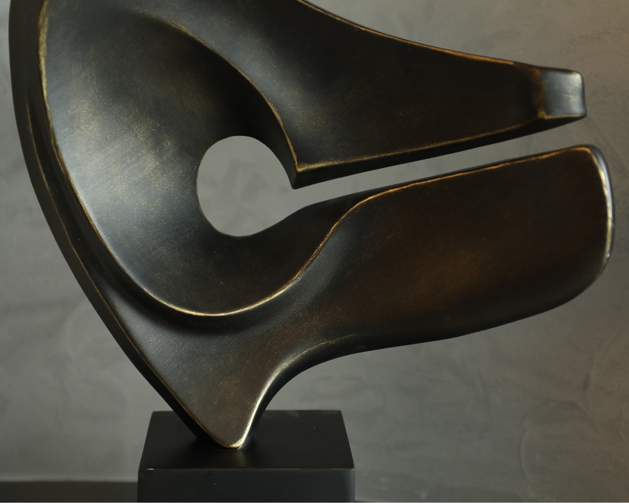 Liang & Eimil Fango Sculpture – Black Marble Effect