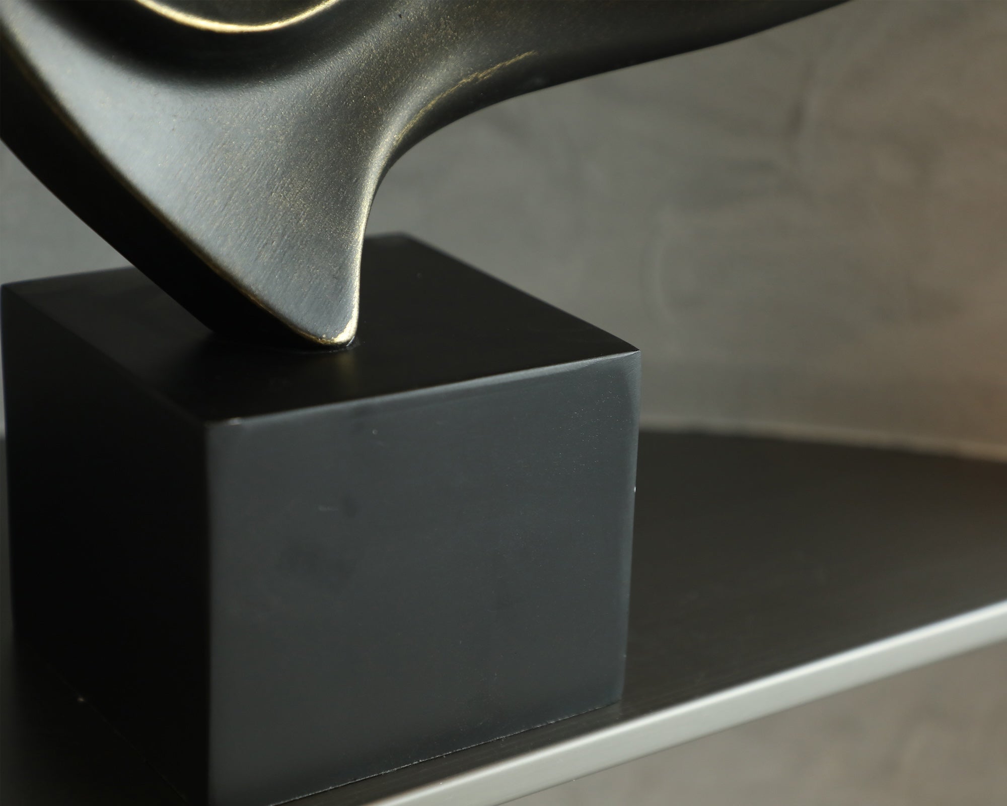 Liang & Eimil Fango Sculpture – Black Marble Effect