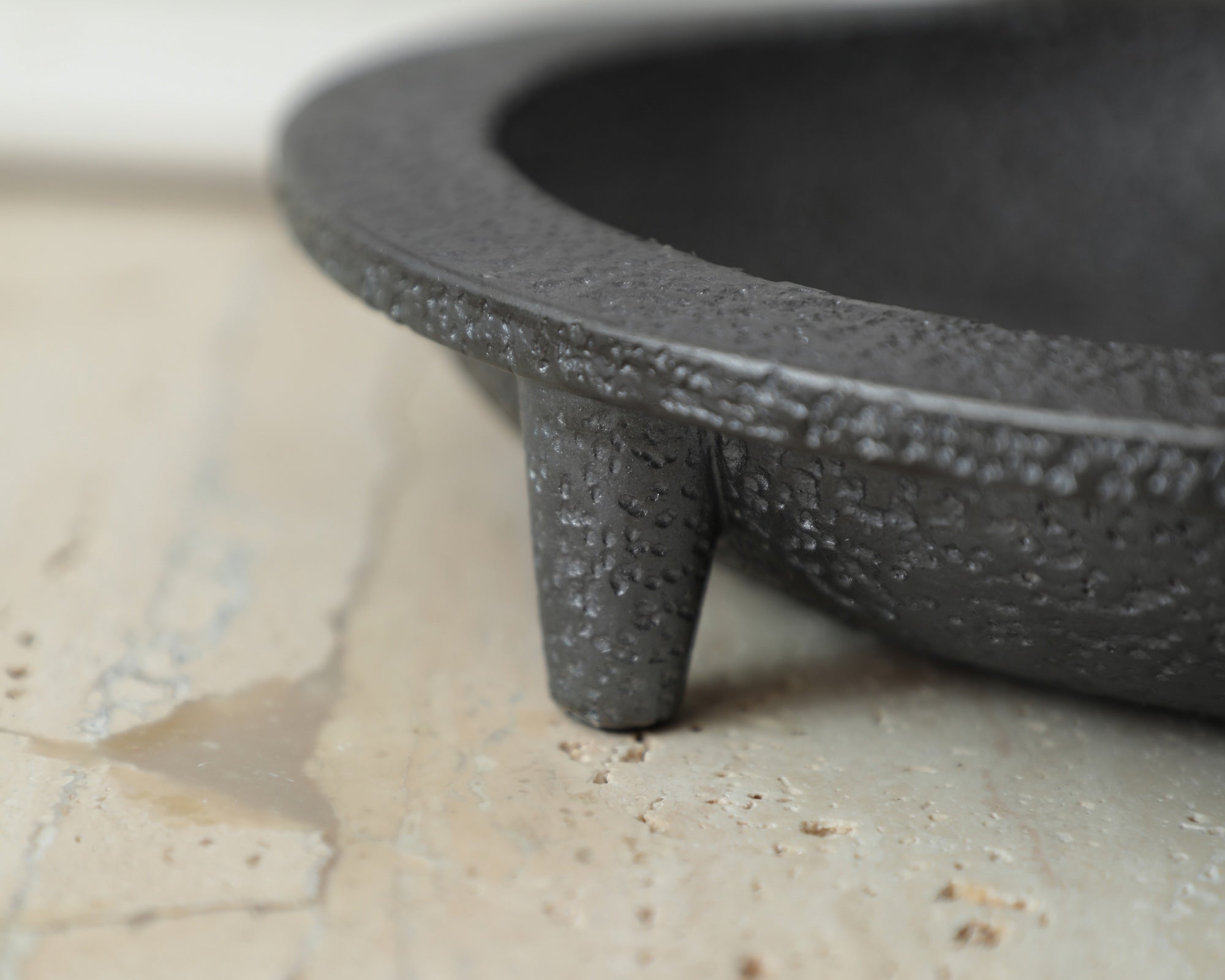 Liang & Eimil Siro Plate - Black Cement
