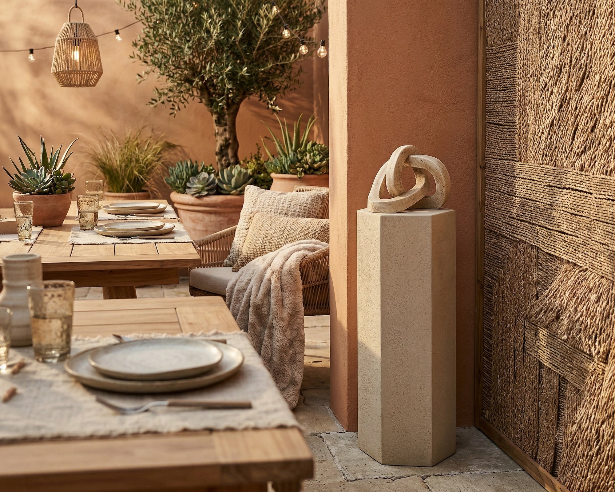Liang & Eimil Nanpuk Pedestal – Sandstone