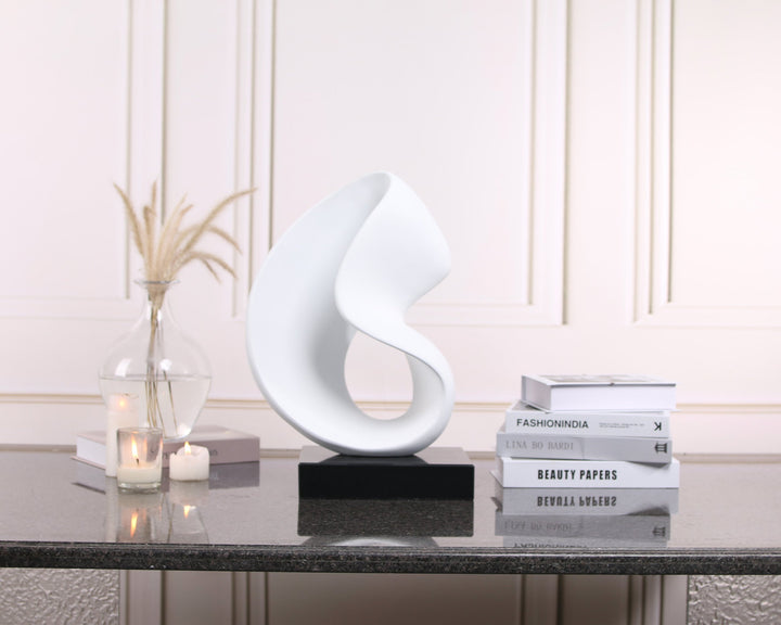 Liang & Eimil Lorenzo Sculpture – Black and White