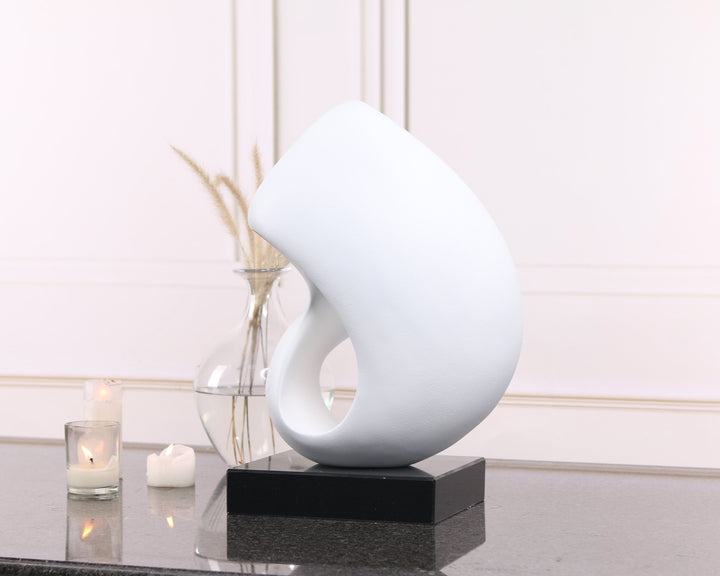 Liang & Eimil Lorenzo Sculpture – Black and White