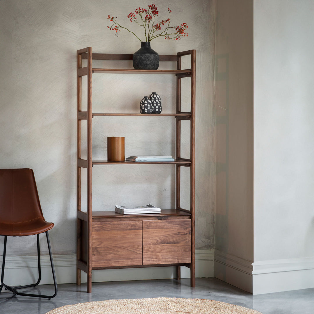 Larsen Shelving Unit – Walnut