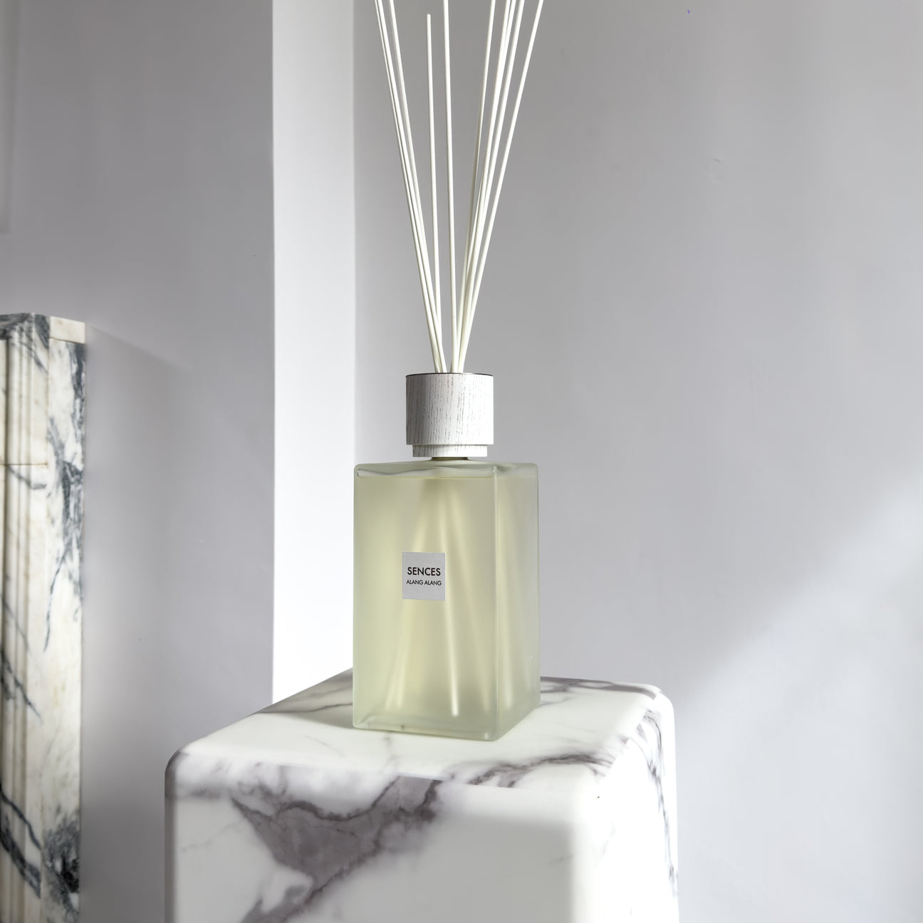 Enormous Amora Reed Diffuser with White Frosted Bottle – Shropshire Design