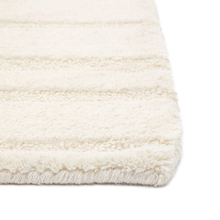 Serif Tufted Tonal Rug – Small