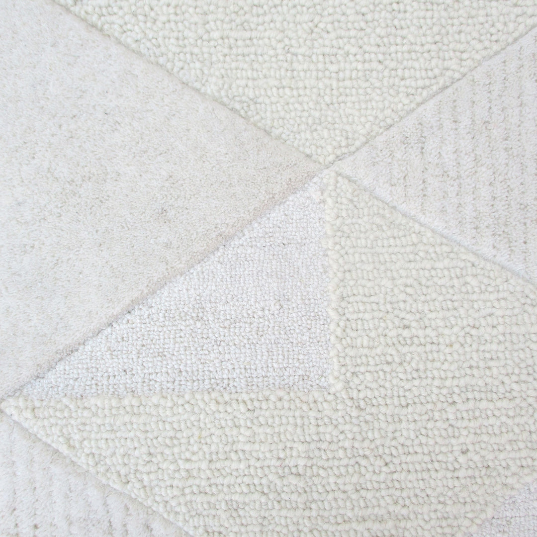 Uttermost La Veta Ivory Rug – 6 x 9